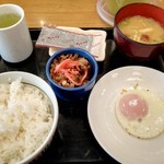 Nakau - 目玉焼き牛小鉢朝定食