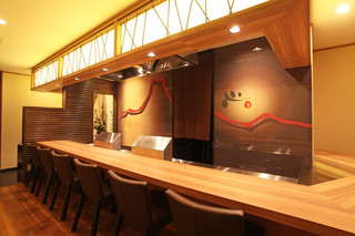 Tempura Shin - 京都の伊吹感じるカウンターで、最高のひとときをお過ごしください。