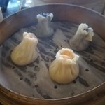 點水樓 - エビ焼売     イカスミ焼売
            