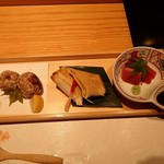 豆家福福 - 左から鶏とじゃが芋の揚げ饅頭　栗と南京奉書焼　南マグロのお造里　