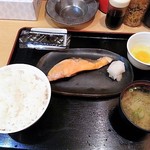 すすきの食堂  - 焼き鮭定食　850円