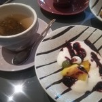 厨翠山   - ラウンジにて