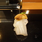 もち月寿司 - イカとウニのにぎり