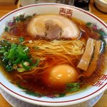 金久右衛門 梅田店  紅醤油ラーメン（細麺）大盛＋味玉