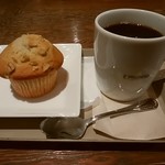 エ プロント - バナナナッツマフィン、ブレンドコーヒー
