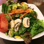ペルー料理＆バル ALDO - このサラダは美味しいなあ・・