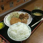 福石パーキングエリア(上り線)スナックコーナー・フードコート - 唐揚げコロッケ定食 なんと！500円です