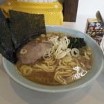 横浜家系ラーメン みさきや - 美咲家ラーメン（700円）