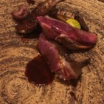 レミニセンス - 鳩肉。絶妙な火入れです。