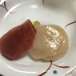 居酒屋 作蔵 - 刺身のホタテとマグロ