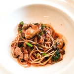 zoe's - 広島産牡蠣と春菊のトマトソースのパスタ