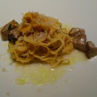 JUTURNA - 伊産フレッシュポルチーニのピエモンテ風
                  “タヤリン”極細手打ちパスタ