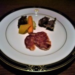 バー チェロキー - 自家製ピクルス・コンフィー・チョリソー