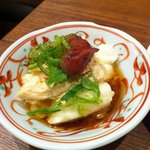 炭旬 大塚店 - お通し。山芋、梅肉、鶏肉に出汁。おいしい