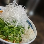 麺恋 佐藤 - ちょいと辛いラーメン900円 ネギいっぱい200円  味たま100円