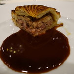 ソンブルイユ - 鴨とフォアグラのパイ包み焼き　マデラソース