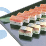 Katsura Sushi - バッテラ700円・サーモン押650円