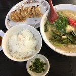 長浜ラーメンとん吉 - ラーメン定食♪