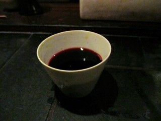 Tsurukamenomise - グラスと言うよりワインもぐい呑みに近い入れ物ですね・