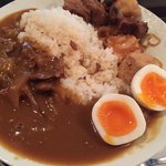 すき焼ゑびす本廛 - カレーにも薄切り牛肉たっぷり