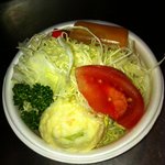 とんかつ ますいや - お持ち帰り用　サラダです。