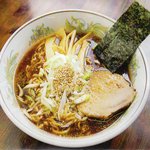 Meibutsuasahikawashiohorumonoyajitei - 特別に出してもらったラーメン