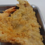 豚天は薄めですが、このデカさ！