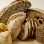 コロニアルハウス - 自家製の天然酵母を使用した手作りパン