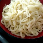 らーめん家 コトブキ - 麺は自家製。太縮れ麺で水でしめてあるため更に強いコシがあります。