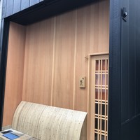 鮨桂太 - 店構え 開店前の静かな佇まい