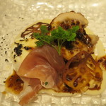 リストランテ サクラ - ふもと赤鶏のサルシッチャ巻　ポーチドエッグ　きのこのソテー　ポルチーニのクレマ