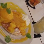 バーガーマニア - スペシャル マンゴー パンケーキ