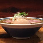 中華そば しば田 - 「煮干しそば」は青い丼