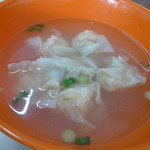 耀記麺家 - 鮮蝦雲呑（海老ワンタン入りスープ）2人前ワンタン6個RM10.20（255円）