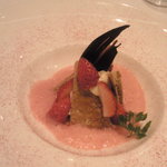 グランシェール 葉山庵 - 嘉山農園さんのこだわりイチゴとアーモンドクリームのフィユテ