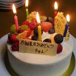 75351785 - ろうそくを灯して