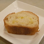 Torattoria Esutoesuto - セットのパン
