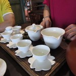 Jioufen Teahouse - 選んだお茶は目の前で実演しながらお店の方がつくり方を教えてくれます
