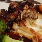 やっちゃbar - もち豚バラ肉の黒カシス煮込み1,200円