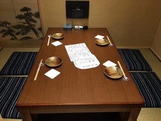 Tedukushi Ryourisa Bou Yoshibou - 堀ごたつ式で床暖房付。足元あったかです。3～4名様個室