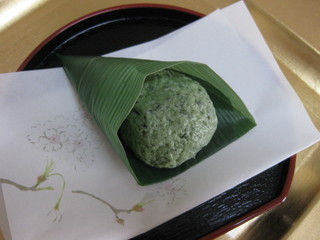 Kikyouya Honten - 笹麩餅のよもぎバージョン、激旨