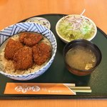 志多美屋本店 - 志多美屋本店(群馬県桐生市浜松町) ソースかつ丼(4個入り)900円