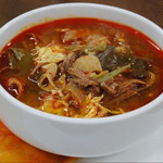 辣湯是特色韓式肉膾牛肉飯