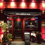 The Castle BAR - 夜の外観