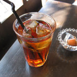 ベイク クラウンズ カフェ - アイスティー