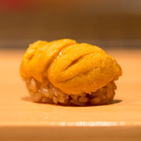 Experience Supreme Uni Nigiri at Nakameguro's Sushi Takamitsu