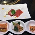 仙台牛焼肉 花牛 - キムチ盛り合わせ