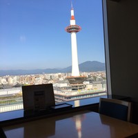京懐石とゆば料理 松山閣 JR京都伊勢丹店 - 京都タワーが見えます