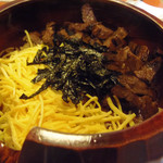 和田金 - 和田金特製　牛肉の櫃まむし