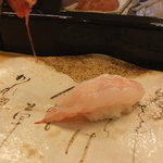 梅乃寿司 - 2011/04　連れには赤えび